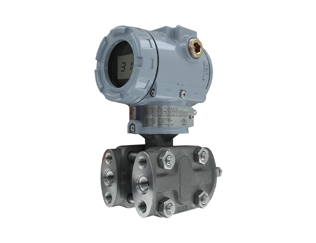 DWYER Smart differential pressure transmitter, range 0-6" w. 3100D-1-FM-1-1