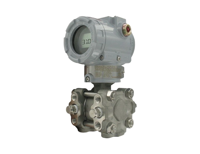 DWYER Smart differential pressure transmitter, range 0-100 psi. 3100D-5-FM-1-1